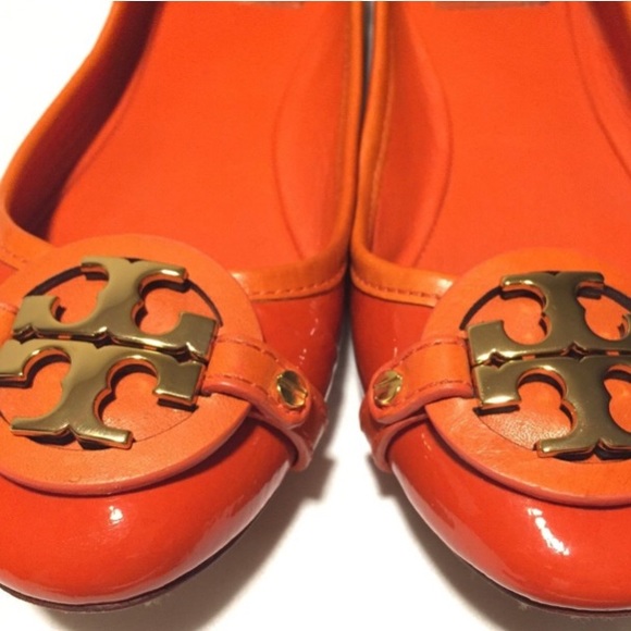Tory Burch
Gorgeous fire orange Tory Burch Set!!! Bag $350 now - Picture 6 of 7